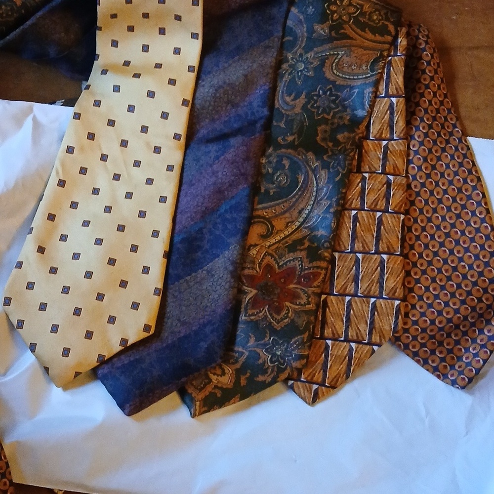 5 Vintage Ties Brown, Yellow & Gold